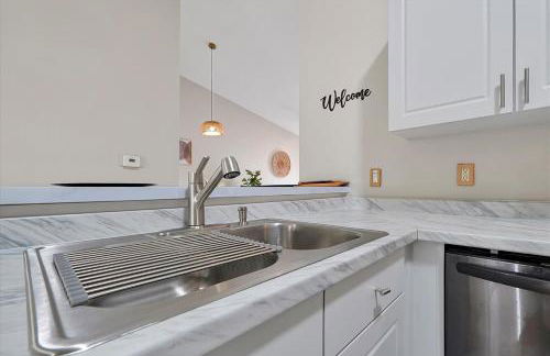 Remodeled Retreat: Tranquil Resort Oasis Near Theme Parks - Foto 20