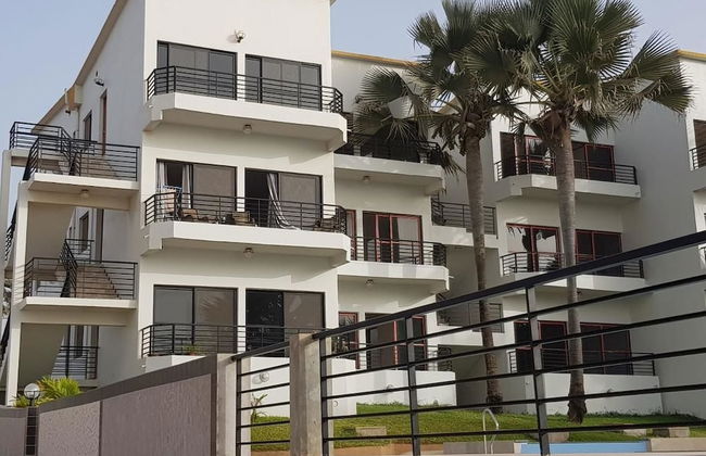 Relax waterfront serviced apartment - Photo 1