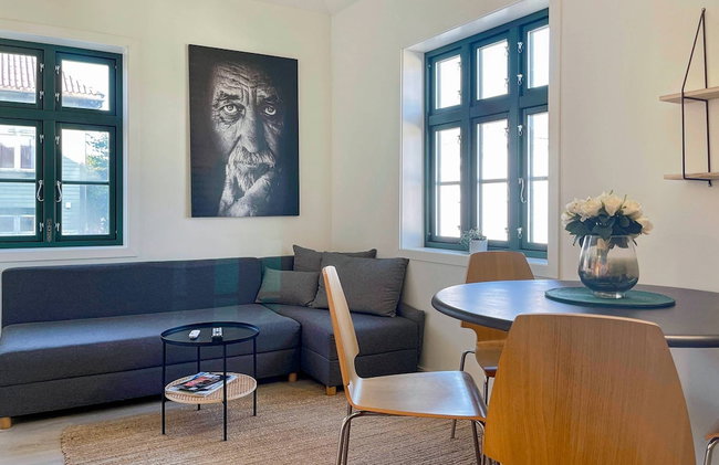 Vibrant Apartment on Bustling Street, Above a Restaurant - Perfect for Tourists, - Foto 18