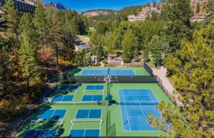 #1Condo Glacier Resort Pool Golf HotTub Sauna Gym - Foto 36