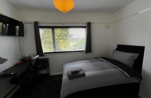 Quiet 2-Bed with Private Garden and Drive - Foto 1