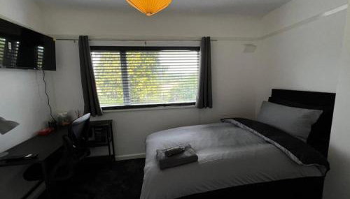 Quiet 2-Bed with Private Garden and Drive - Foto 1