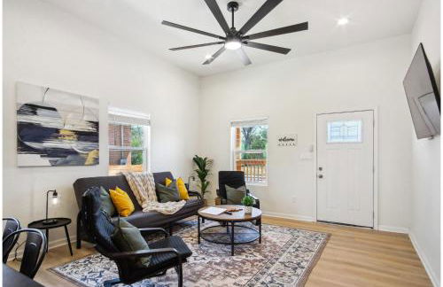 Sleek 4BR3BA Urban Living w Downtown Views - Foto 5