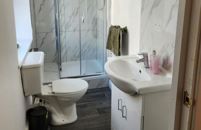 Stylish 1 Bedroom Flat Near Bridgend Town Centre - Foto 9