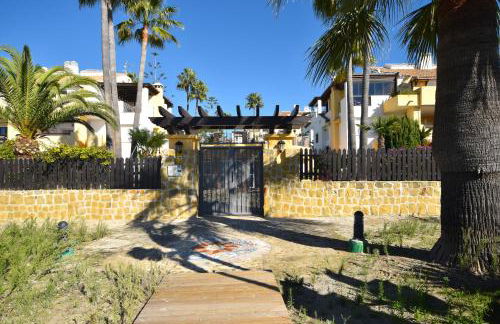 Apartment, front line beach, in Las Arenas, Bahía de Marbella - Photo 57