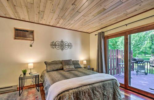 Retreat with Lake Access and Private Boat Dock! - Foto 11