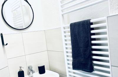 Modern eingerichtetes Apartment mit Balkon - Foto 15