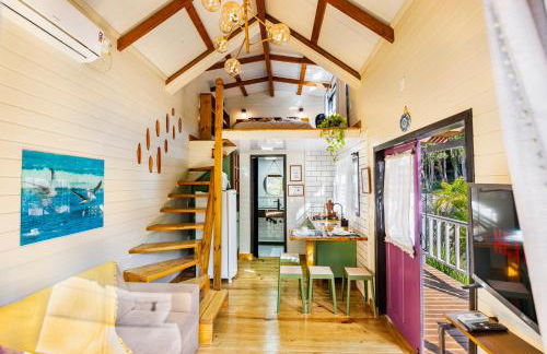 Loft Americano para Casais - Lareira Externa, Rio no Terreno, Rede Suspensa e Churrasqueira - Foto 18