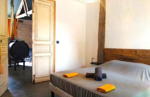 "La Case" - Magnifique ferme rénovée au cœur de la nature - Piscine privée sans vis-à-vis - Vue dégagée - Jardin - Stationnements gratuits devant la propriété - Belles prestations - Foto 61