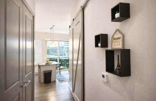 Gorgeous Luxury Lake View Suite | Gym & Pool - Foto 6