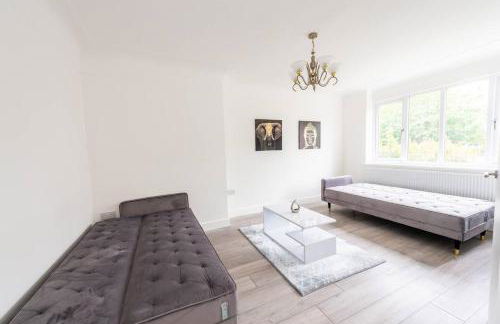 Spacious 3-Bed by Beatles Attractions & Transport - Foto 8