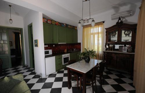 Metohi Georgila - Foto 75