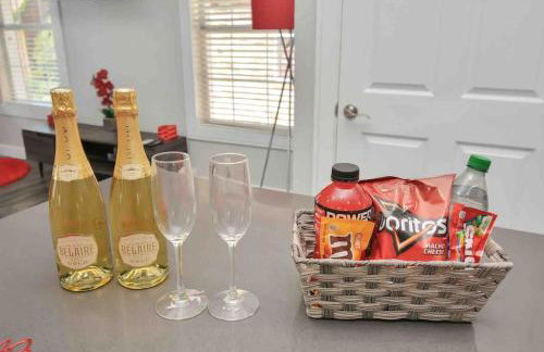 Prolific Red Luxe: Private Deck + Stylish Living - Photo 19