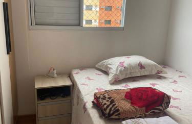 Quarto com cama de casal bem aconchegante - Foto 22