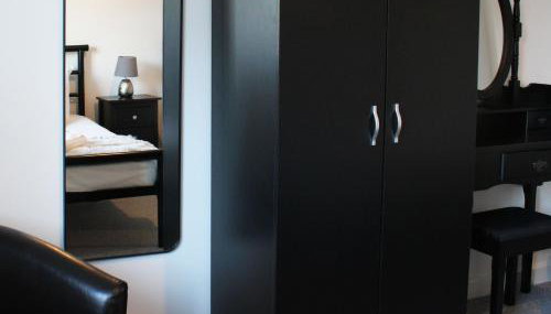 Abingdon - Private Flat with Garden & Parking 06 - Foto 2, wardrobe