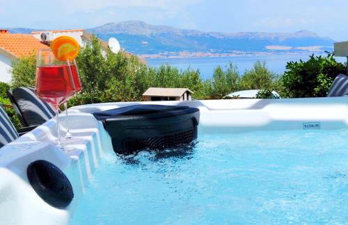 Villa Madu --- entire private villa with jacuzzi - Foto 9