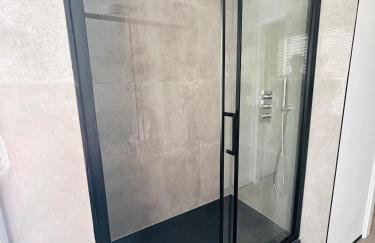 Modern Apartment Central Woodstock with Parking - Foto 9