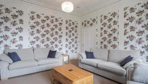 Arden House - Photo 3