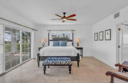 Oceanside Manor- Expansive Waterfront Pool Home, 30' Dock - Foto 7