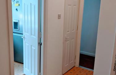 Oaklawn Apartment - Sleeps 4 Parking & Garden - Photo 47