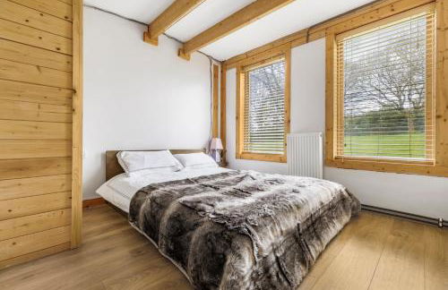 Countryside Cabin on 5 Acres Countryside with Outdoor Firepit, Cinema and converted Stables - Foto 23