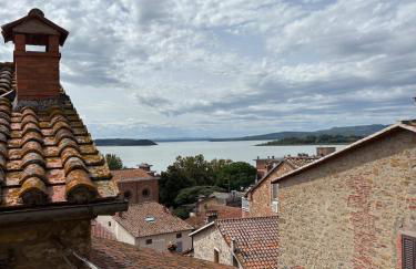 Castle Apartment with Lake View - Foto 27