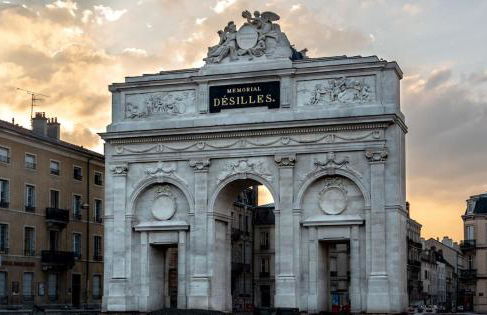 Appartement rénové et cosy idéalement situé - Foto 9