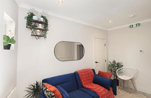 Rayan Heights Cosy 1 bedroom flat sleeps 2 perfect for contractors tourists families - Free parking - Foto 28
