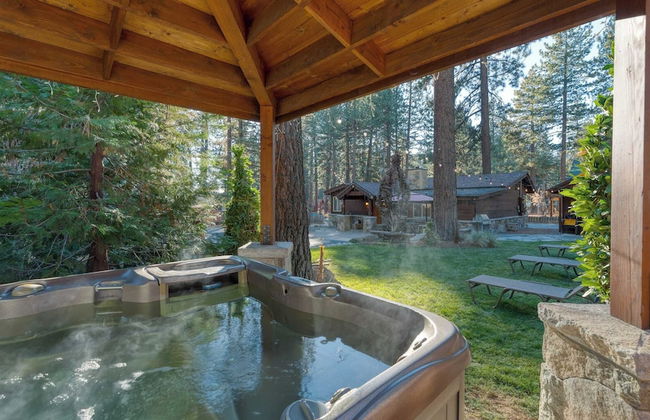 Lake Star by Avantstay Hot Tub, Walk to Beach - Foto 1