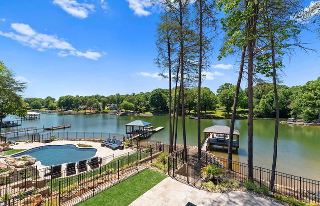 Blue Heron by Avantstay Lakefront Dock Pool Theater Sleeps 22 - Foto 68