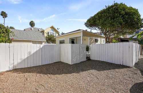 Draper Bungalow By CoastVH - Charming 1940 - Photo 28