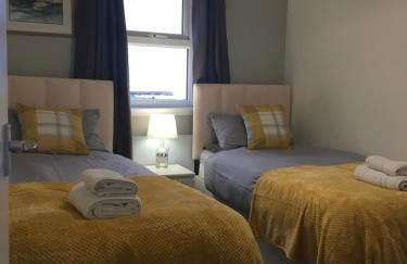 Cosy cottage with sea views close to local shops. - Photo 7