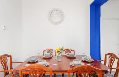 Elegant 3-bed apartment with FREE onsite PARKING in Enfield - Out door Patio - Big savings on Longer Stays - Photo 28