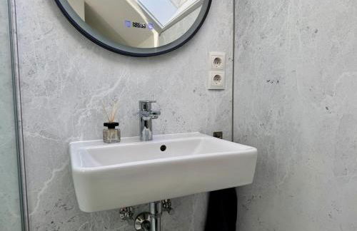 Gemütliches Dach-Apartment in der Stadt - ADAM - - Foto 24