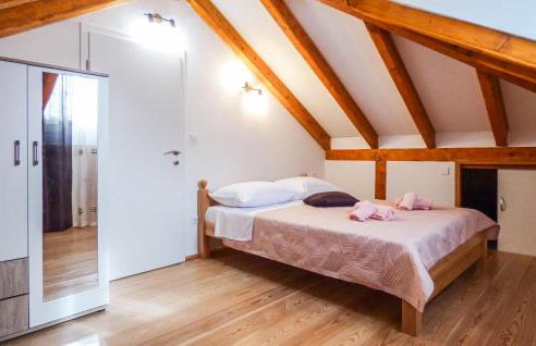 10 Bedroom Beautiful Home In Kucice - Foto 45