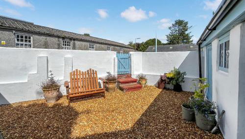 Bruce Cottage - Photo 2, Garden