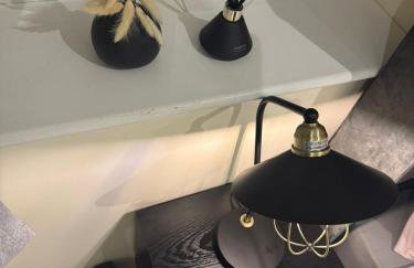 New 2-bed 2-bath detached flat with garden - Photo 17