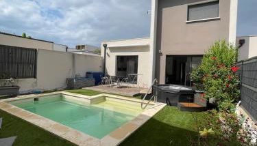 Agréable et lumineuse maison t4 air conditionné piscine jacuzzi parking - Foto 5, Garden, Garden view