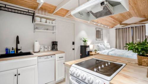 Historic Heights Rustic Urban Tiny Cabin - Foto 3