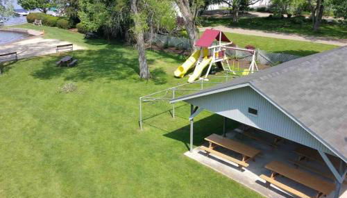 The Red Haven at Conneaut Lake - Foto 2