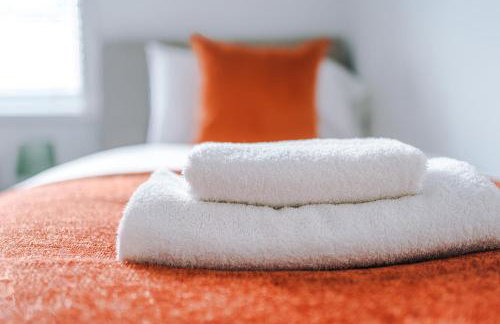 Modern 3 Bedroom House Perfect for Short and Long Stays - Foto 40