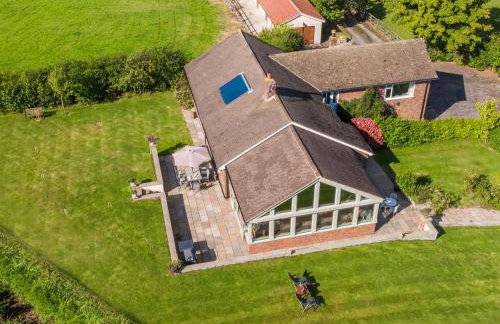 The Lodge - Photo 40