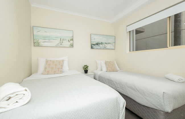 Bayview Beach Holiday Apartments - Photo 11