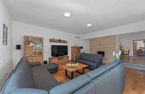 Grosse Luxus-Villa fur 12 Personen mit Pool, Jachuzzi und Meeresnähe - Foto 9