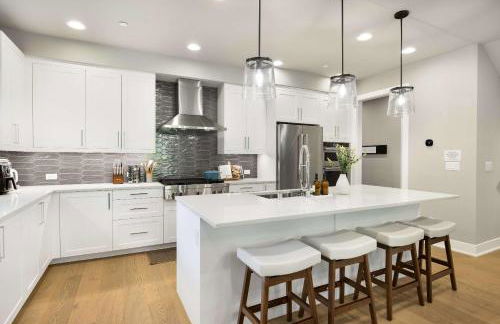 Modern Kirkland 4BR Family Oasis Kids Paradise - Photo 20