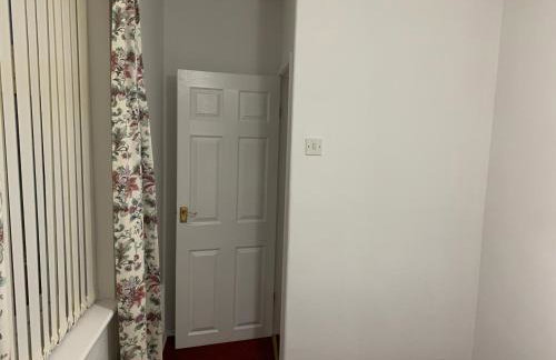 Spacious semi detached house - Photo 30