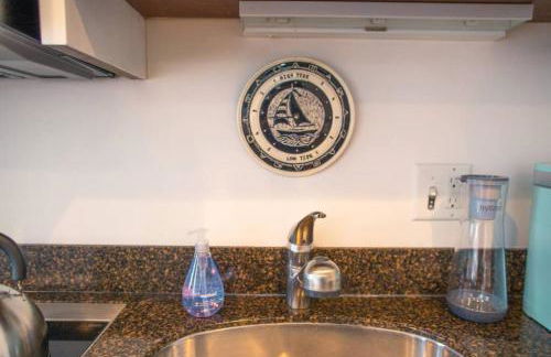 1742 Marblehead Studio|Minutes to Salem|Parking - Foto 18