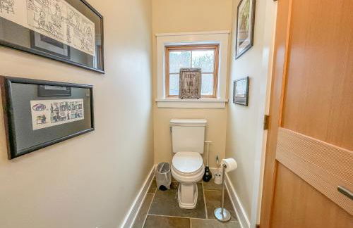 Stunning Luxury Ski-InSki-Out Home w Hot Tub - Foto 16