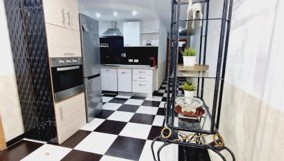 ELEGANT 3 BEDROOMS, Wifi free - Foto 3