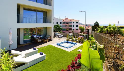 Star Lit Jacuzzi Apartment - Foto 1, Garden, sunbed, Garden view